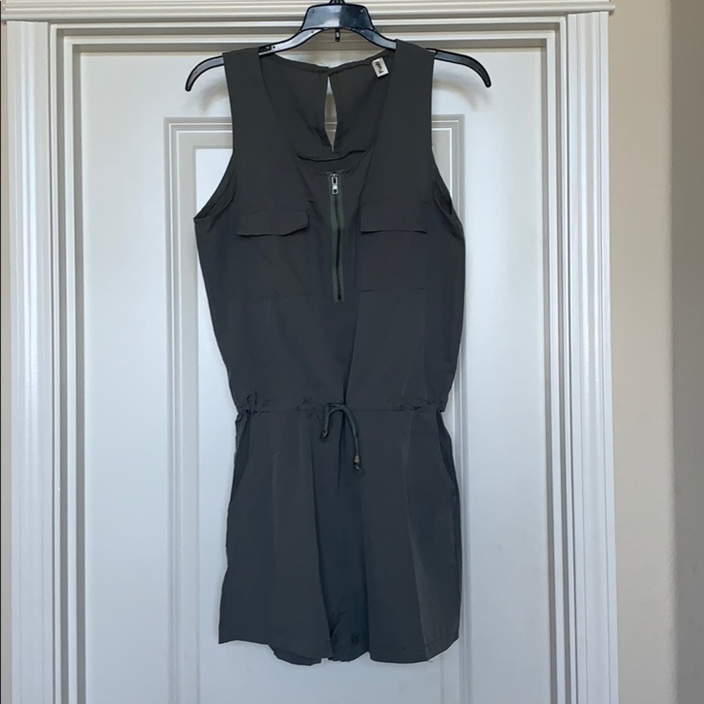 Olive green romper sintch waste